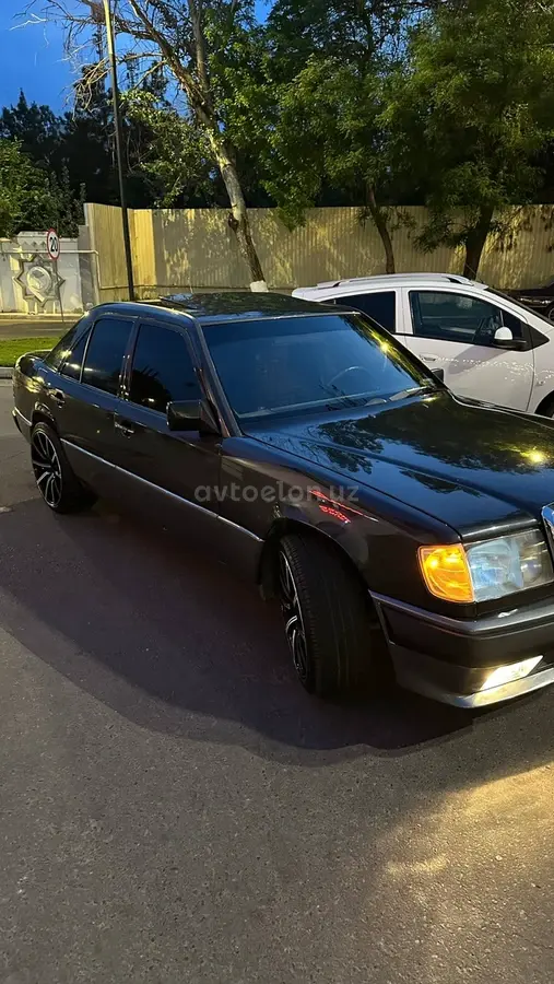 Mercedes-Benz E 230 — 9