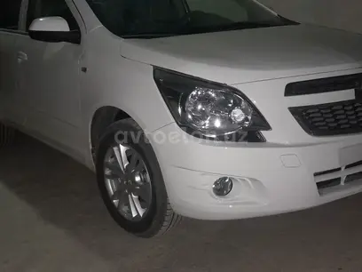 Белый Chevrolet Cobalt, 4 позиция 2024 года, КПП Автомат, в Амударьинский район за ~13 164 y.e. id4992634