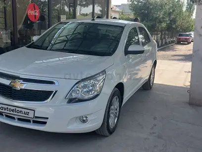 Белый Chevrolet Cobalt, 4 позиция 2024 года, КПП Автомат, в Наманган за 12 550 y.e. id5219483