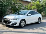 Oq Chevrolet Malibu 2 2021 yil, КПП Avtomat, shahar Toshkent uchun 23 400 у.е. id6261849, Fotosurat №1