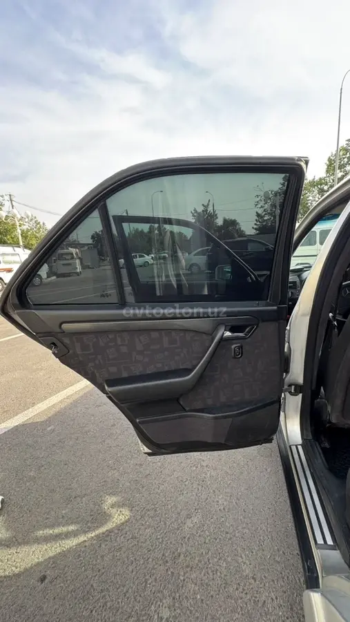 Mercedes-Benz C 200 — 2