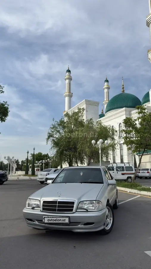 Mercedes-Benz C 200 — 6