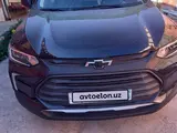 Черный Chevrolet Tracker, 3 позиция 2024 года, КПП Автомат, в Ташкент за 20 500 y.e. id5221719, Фото №1