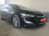 Черный Chevrolet Malibu 2 2017 года, КПП Автомат, в Наманган за 17 000 y.e. id6734227, Фото №1