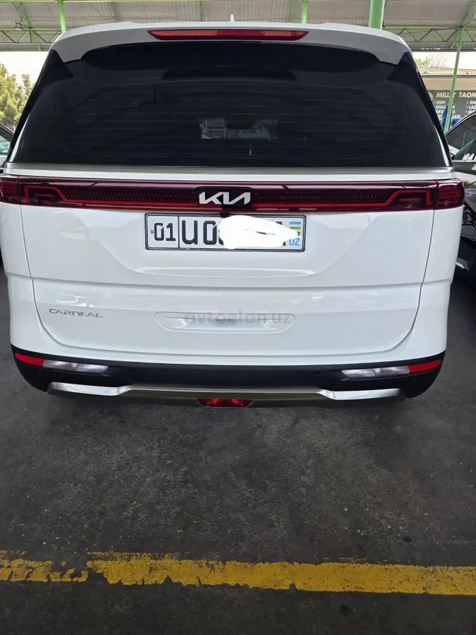 Kia Carnival — 2