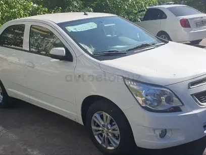 Белый Chevrolet Cobalt, 4 позиция 2024 года, КПП Автомат, в Ташкент за 13 450 y.e. id5116062