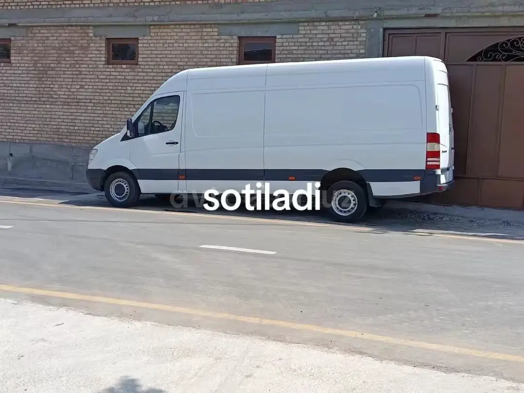 Mercedes-Benz Sprinter — 2