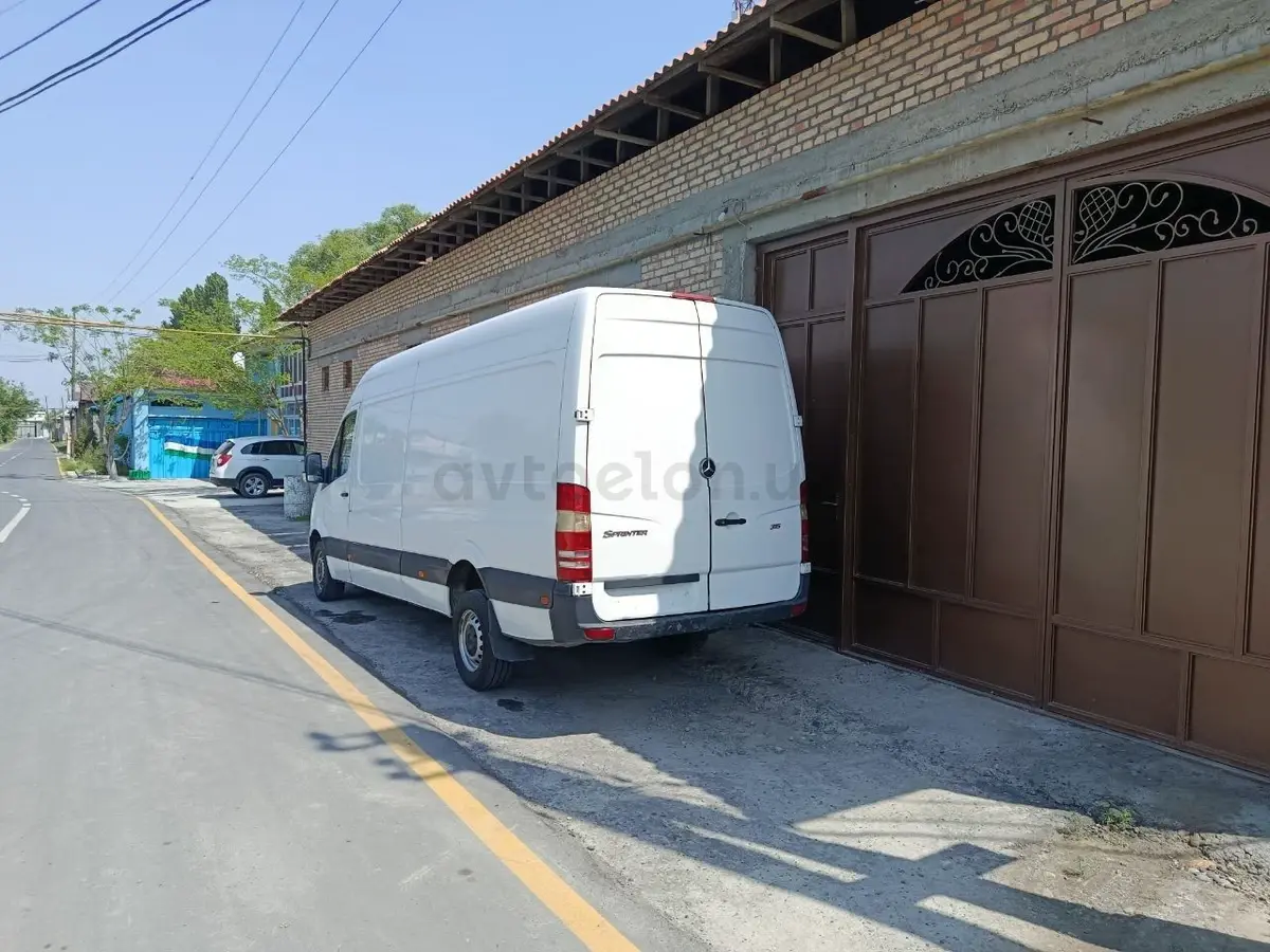 Mercedes-Benz Sprinter — 4