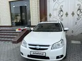 Молочный цвет Chevrolet Epica, 3 позиция 2010 года, КПП Автомат, в Самарканд за 6 600 y.e. id6744285, Фото №1