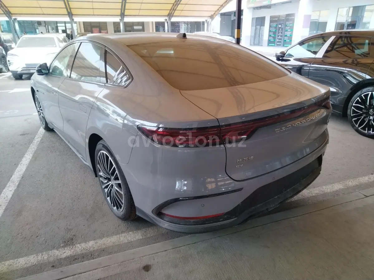 BYD Han EV — 5