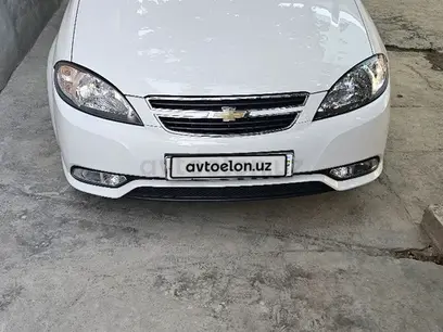 Белый Chevrolet Gentra, 3 позиция 2022 года, КПП Автомат, в Фергана за 13 700 y.e. id5227597