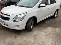 Белый Chevrolet Cobalt, 4 позиция 2025 года, КПП Автомат, в Бекабадский район за ~11 850 y.e. id6233924