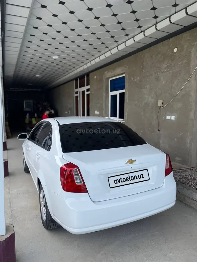 Daewoo Lacetti — 3