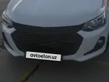 Белый Chevrolet Onix 2023 года, КПП Механика, в Бухара за ~10 821 y.e. id6735505, Фото №1
