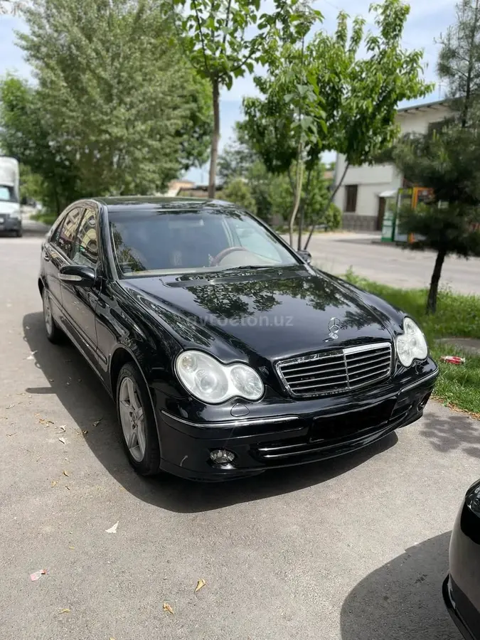 Mercedes-Benz C 240