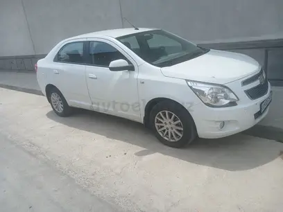 Белый Chevrolet Cobalt, 4 позиция 2014 года, КПП Автомат, в Наманган за 9 500 y.e. id5138336