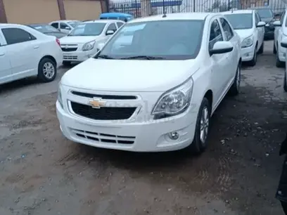 Белый Chevrolet Cobalt, 4 позиция 2024 года, КПП Автомат, в Фергана за 14 000 y.e. id5143705