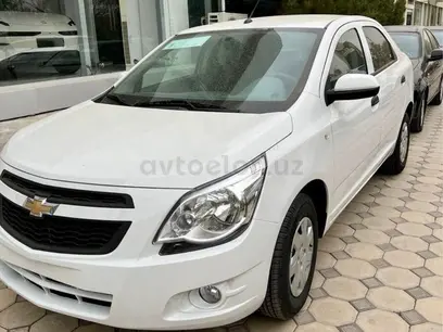 Белый Chevrolet Cobalt, 4 позиция 2024 года, КПП Автомат, в Термез за ~11 666 y.e. id5124904