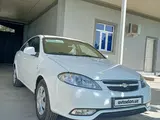Белый Chevrolet Gentra, 1 позиция 2023 года, КПП Механика, в Джаркурганский район за 12 714 y.e. id5226907, Фото №1