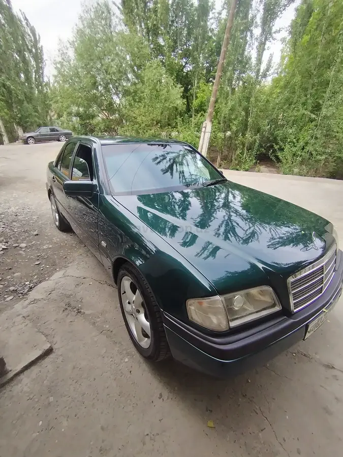 Mercedes-Benz C 180 — 4