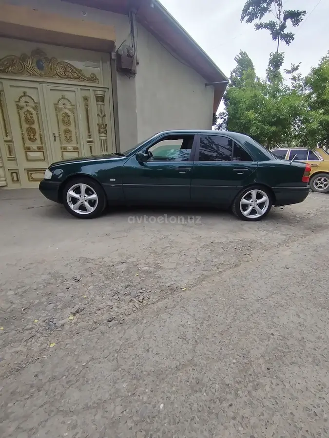 Mercedes-Benz C 180 — 8