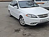 Белый Chevrolet Gentra, 3 позиция 2019 года, КПП Автомат, в Наманган за 11 800 y.e. id5189245, Фото №1
