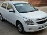 Белый Chevrolet Cobalt, 4 позиция 2022 года, КПП Автомат, в Ташкент за 12 500 y.e. id5035895