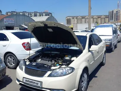 Молочный цвет Chevrolet Gentra, 1 позиция Газ-бензин 2015 года, КПП Механика, в Ташкент за 8 000 y.e. id5134451