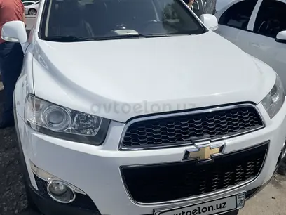 Белый Chevrolet Captiva, 2 позиция 2011 года, КПП Механика, в Ташкент за 11 500 y.e. id4929418