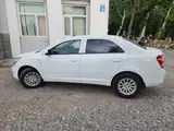 Белый Chevrolet Cobalt, 4 позиция 2022 года, КПП Автомат, в Бекабад за 11 600 y.e. id5030956, Фото №1