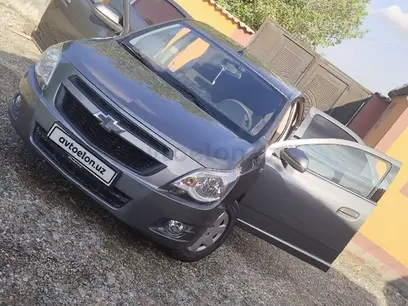 Мокрый асфальт Chevrolet Cobalt, 2 позиция 2015 года, КПП Механика, в Кызырыкский район за ~10 285 y.e. id4972523