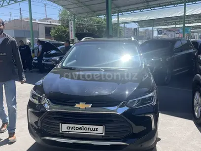 Черный Chevrolet Tracker, 3 позиция 2023 года, КПП Автомат, в Ташкент за 18 000 y.e. id5111475