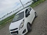 Белый Chevrolet Spark, 2 позиция 2020 года, КПП Механика, в Андижан за 8 310 y.e. id5030499, Фото №1