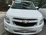 Белый Chevrolet Cobalt, 4 позиция 2024 года, КПП Автомат, в Нукус за ~13 081 y.e. id5142185