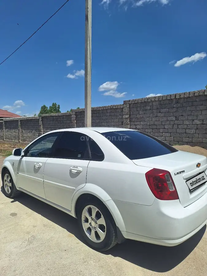 Chevrolet Gentra,  2 позиция
