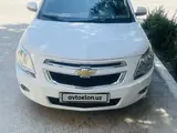 Белый Chevrolet Cobalt, 4 позиция 2013 года, КПП Автомат, в Наманган за 7 700 y.e. id5234896, Фото №1
