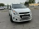 Белый Chevrolet Spark, 2 позиция 2018 года, КПП Механика, в Наманган за 7 000 y.e. id6440572, Фото №1