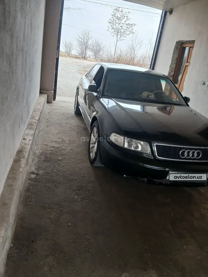 Audi A8 1995 — 4