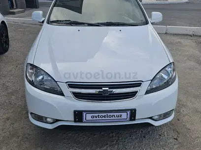 Белый Chevrolet Lacetti, 1 позиция Газ-бензин 2019 года, КПП Механика, в Навои за ~10 681 y.e. id5116588