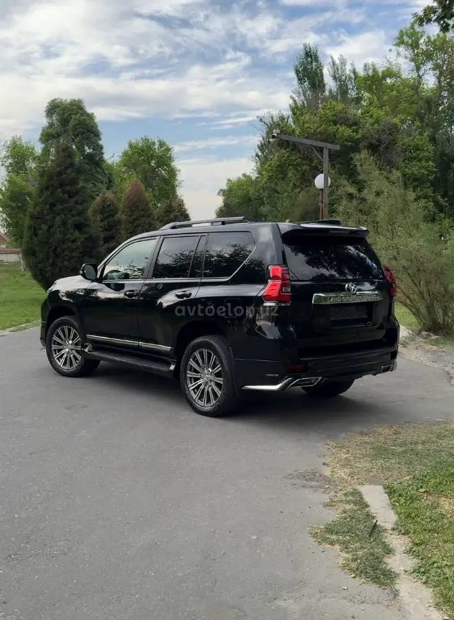 Toyota Land Cruiser Prado — 2