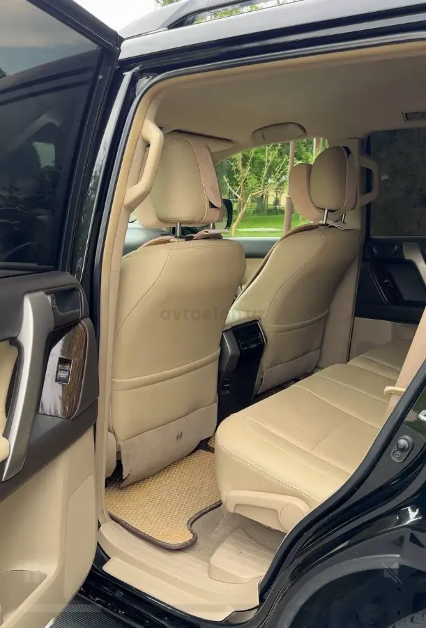 Toyota Land Cruiser Prado — 4
