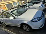 Белый Chevrolet Gentra, 3 позиция 2024 года, КПП Автомат, в Байсунский район за ~13 385 y.e. id5249541, Фото №1