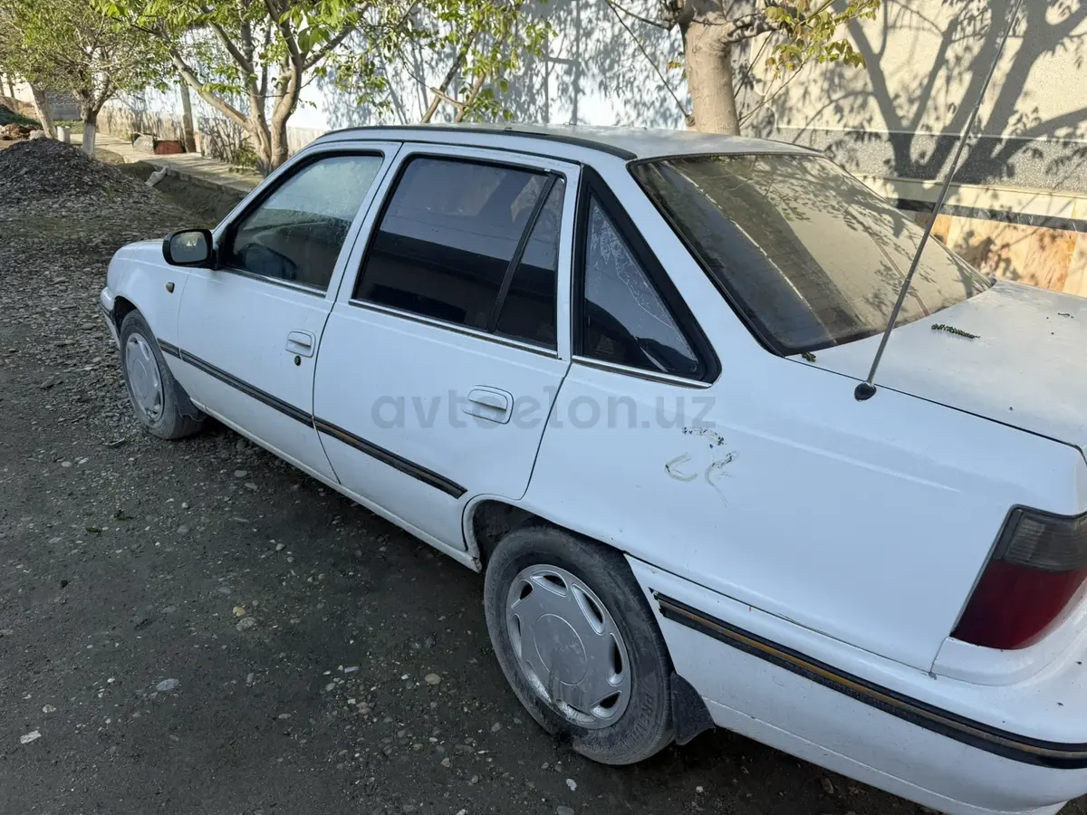 Daewoo Nexia — 3