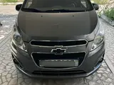 Мокрый асфальт Chevrolet Spark, 2 позиция 2017 года, КПП Механика, в Нукус за ~6 991 y.e. id5273068, Фото №1