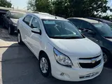 Белый Chevrolet Cobalt, 4 позиция 2024 года, КПП Автомат, в Ташкент за 12 700 y.e. id5202697, Фото №1