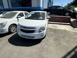 Белый Chevrolet Cobalt, 4 позиция 2024 года, КПП Автомат, в Ташкент за 12 400 y.e. id5202697, Фото №1