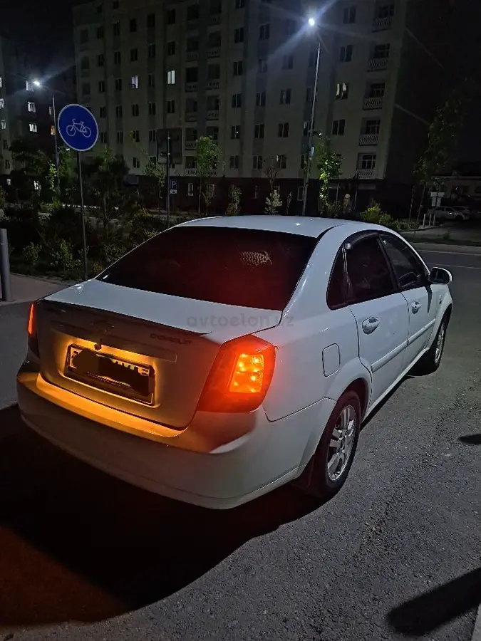 Chevrolet Lacetti 2010 — 2