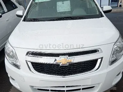 Белый Chevrolet Cobalt, 4 позиция 2024 года, КПП Автомат, в Ташкент за 13 500 y.e. id5145416