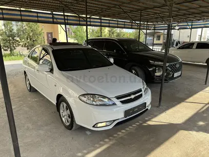 Белый Chevrolet Gentra, 3 позиция 2023 года, КПП Автомат, в Карши за ~15 874 y.e. id4992963