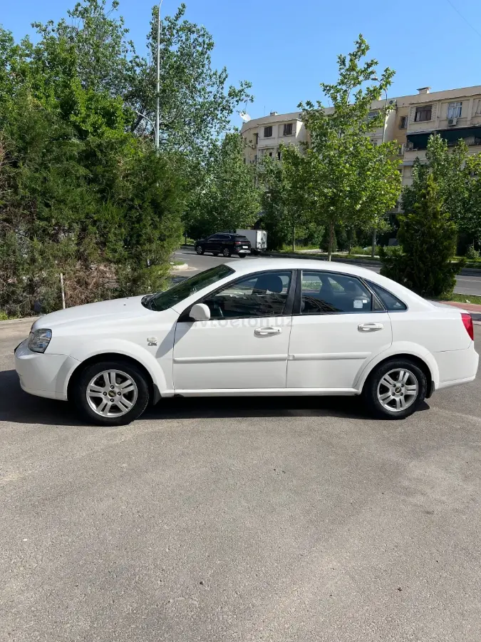 Daewoo Lacetti — 4